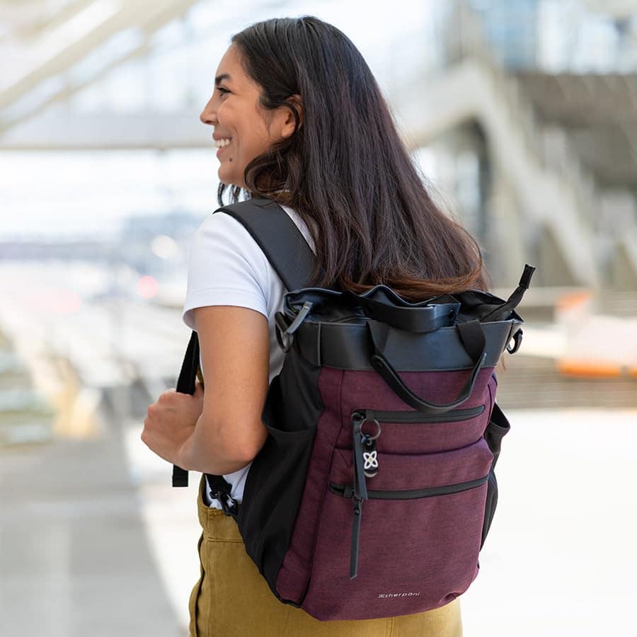 Sherpani Soleil, Mochila Convertible -Merlot - Image 3