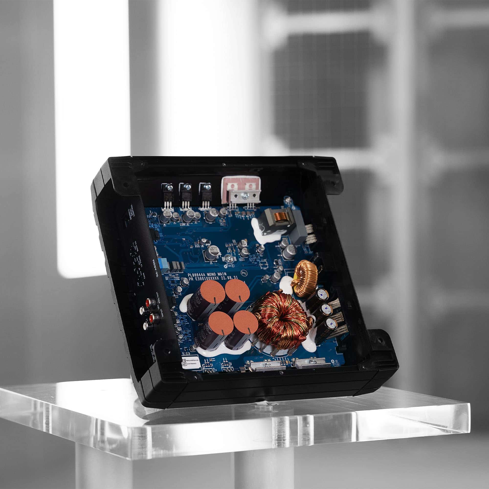 Amplificador de subwoofer mono Classe-D Serie S Alpine - Imagen 6