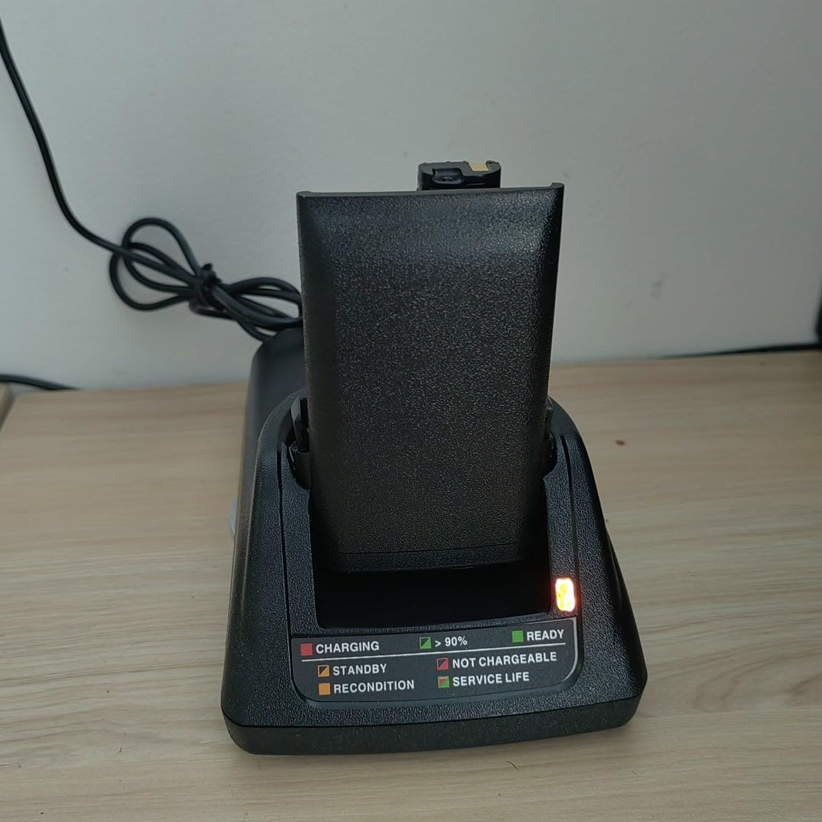 Cargador de batería para radios Motorola - Image 4