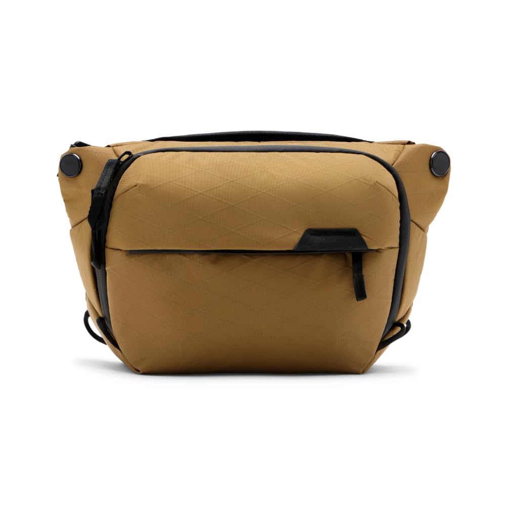 Bolsa Peak Design Everyday Sling 3L en Color Coyote para